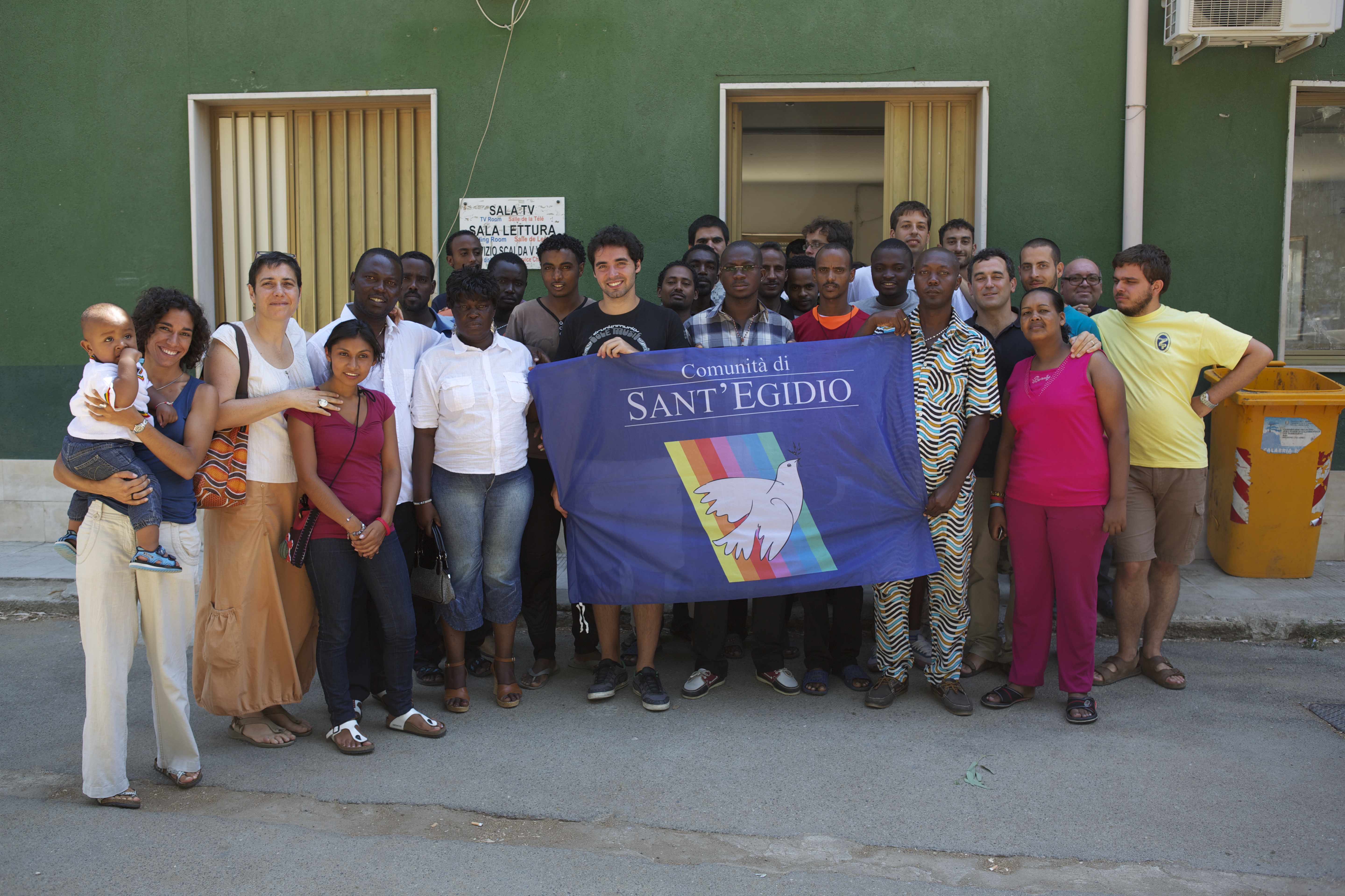 Giochi e lezioni di italiano: una settimana insieme agli immigrati nel centro di accoglienza per richiedenti asilo di Crotone